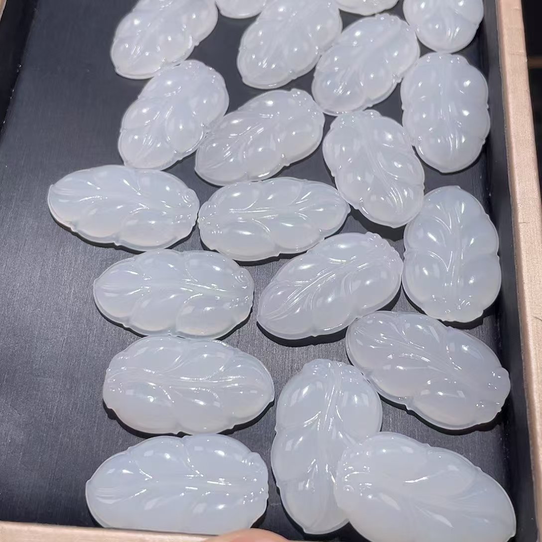 和田玉Dz198天泰钢板料叶子多样性发一