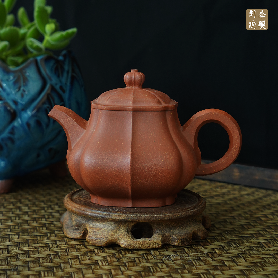 黄龙山原矿红段筋纹梨式壶270CC