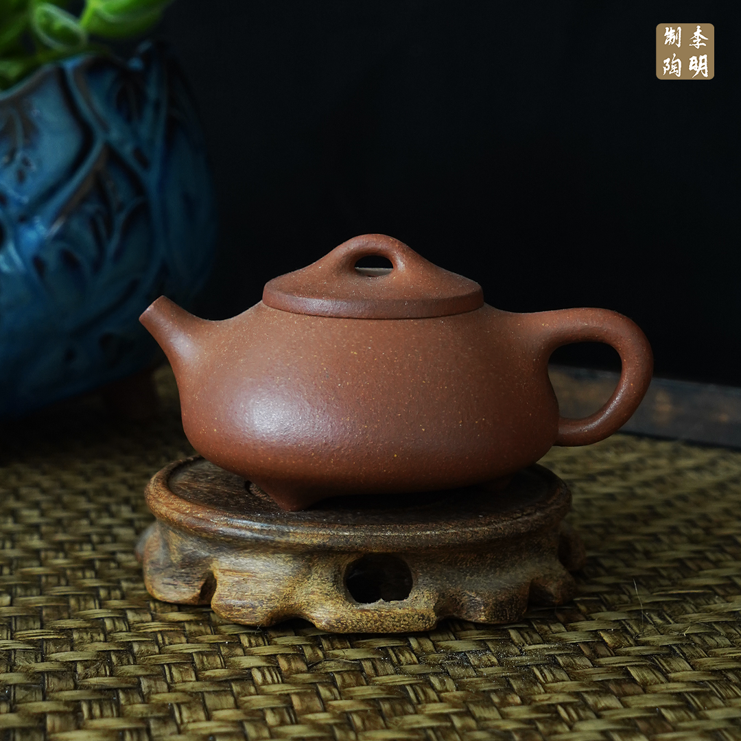 黄龙山原矿红段石瓢壶150CC
