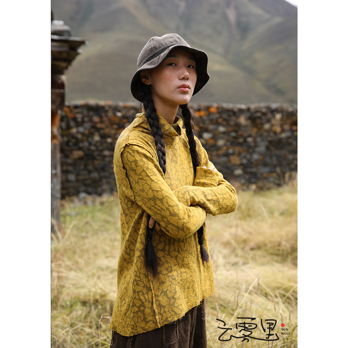 云雾里 原创设计复古文艺宽松随性羊毛混纺长袖针织T 3130