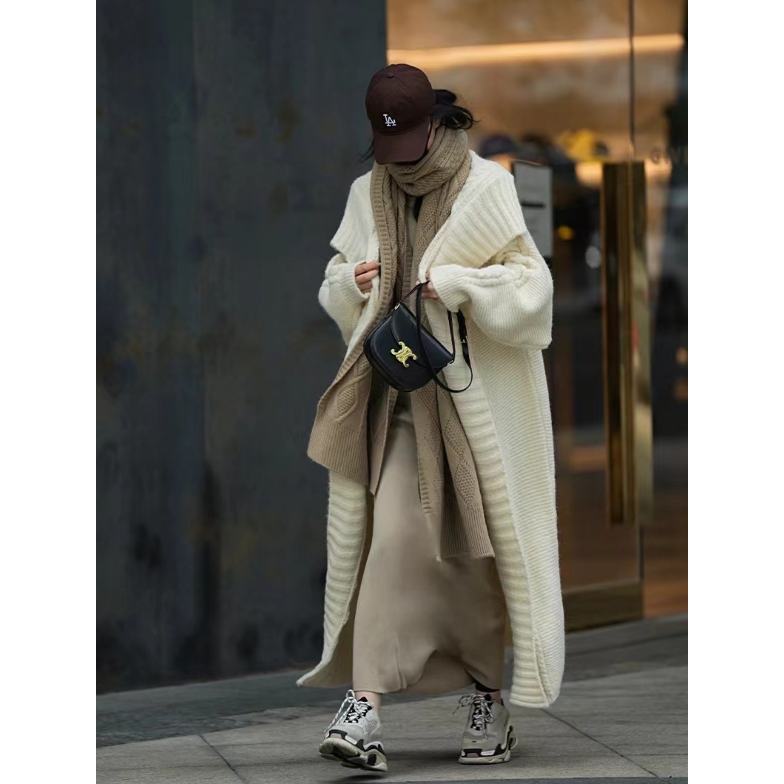 【邹美美夫妇】白色针织开衫女秋冬2024新款慵懒分中长款毛衣外套