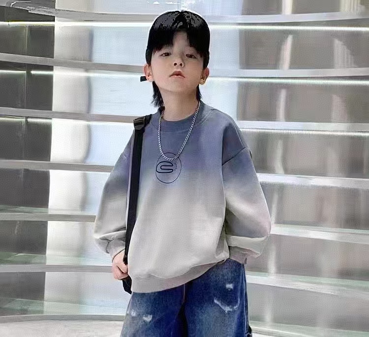 儿童时尚秋款卫衣