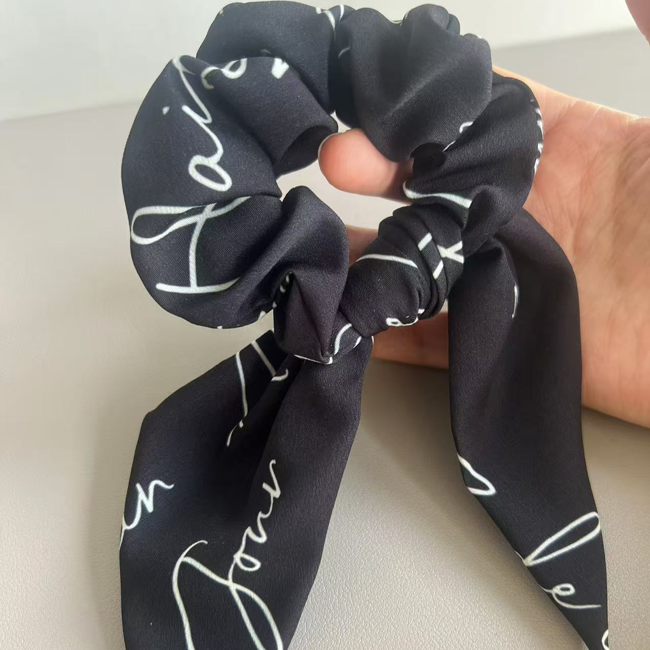韩国字母蝴蝶结气质时尚百搭黑色发绳大肠发圈