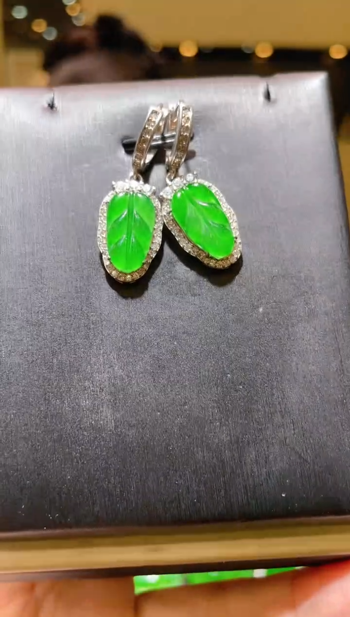 【闪购商品】翡翠吊坠(不含链)银S925镶嵌A10