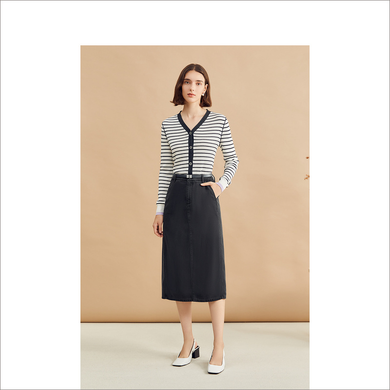 YINER/音儿新款显瘦时尚条纹气质通勤毛针织衫8C64306226