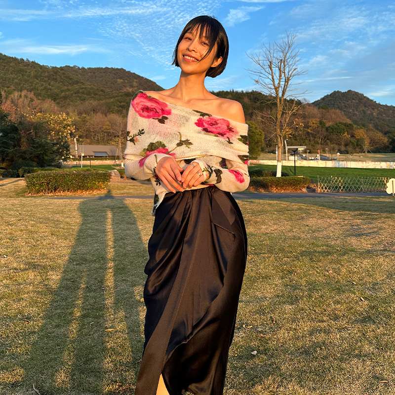 Daily Romance明星电视剧同款软糯马海绒洛神玫瑰一字肩印花毛衣