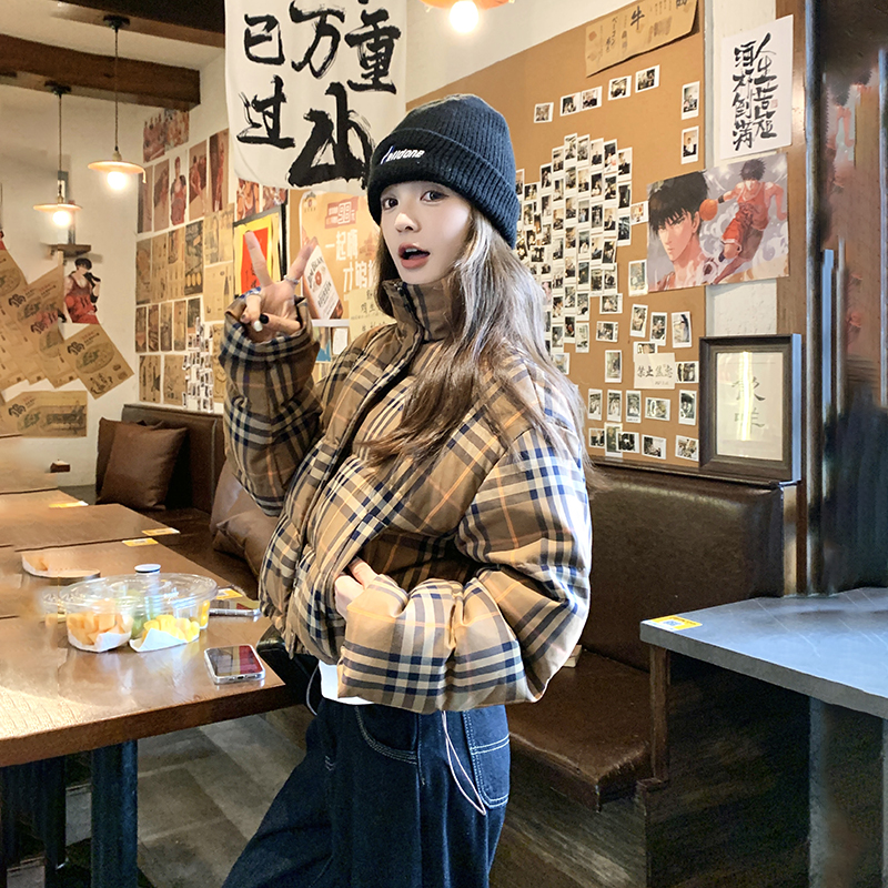 美拉德氛围感格纹短款羽绒服女冬2025新款超好看白鸭绒面包服外套