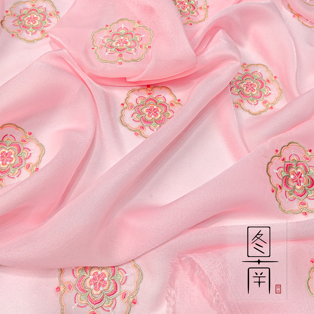 图南团花绣花布料汉服古风旗袍布料夏季襦裙童装娃衣面料设计师