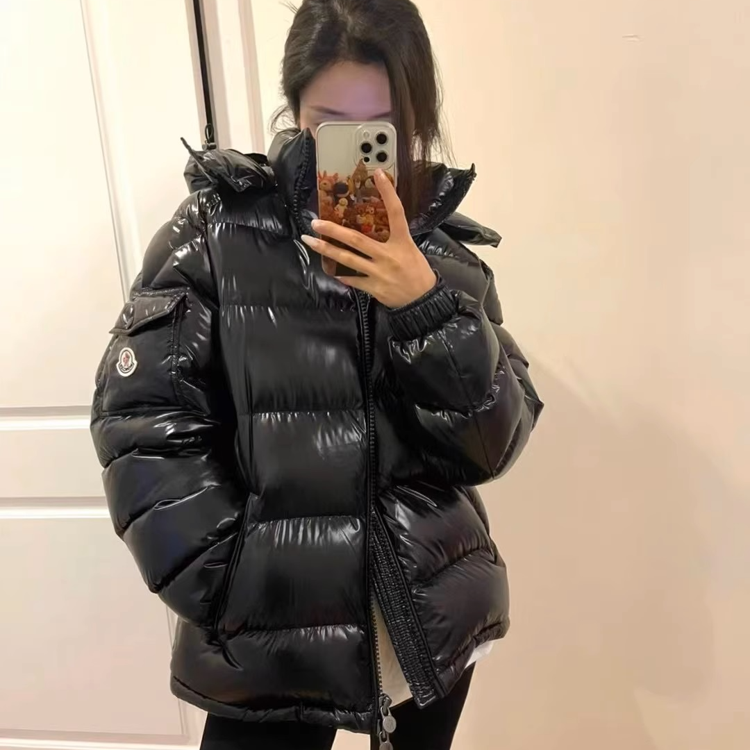 未使用 MONCLER 盟可睐男款经典羽绒服MAYA