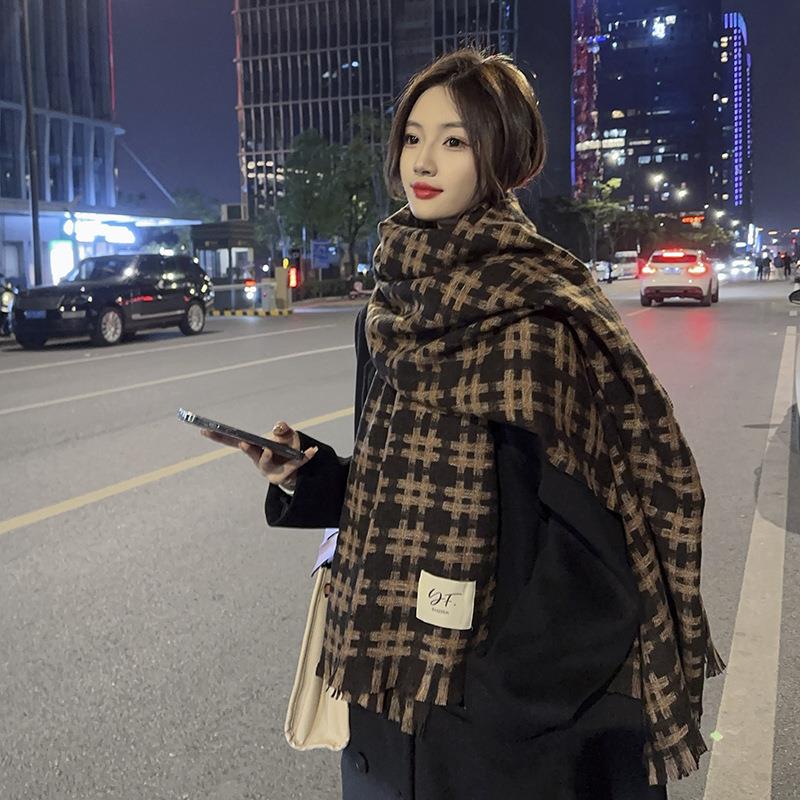 格子围巾冬季女2023新款高级感韩版百搭保暖大披肩仿羊绒围脖情侣