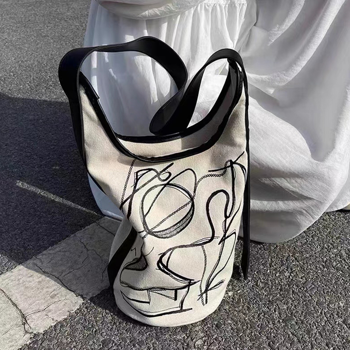 斜挎包女高级感小众帆布时尚百搭斜挎托特包上班通勤手提帆布包包