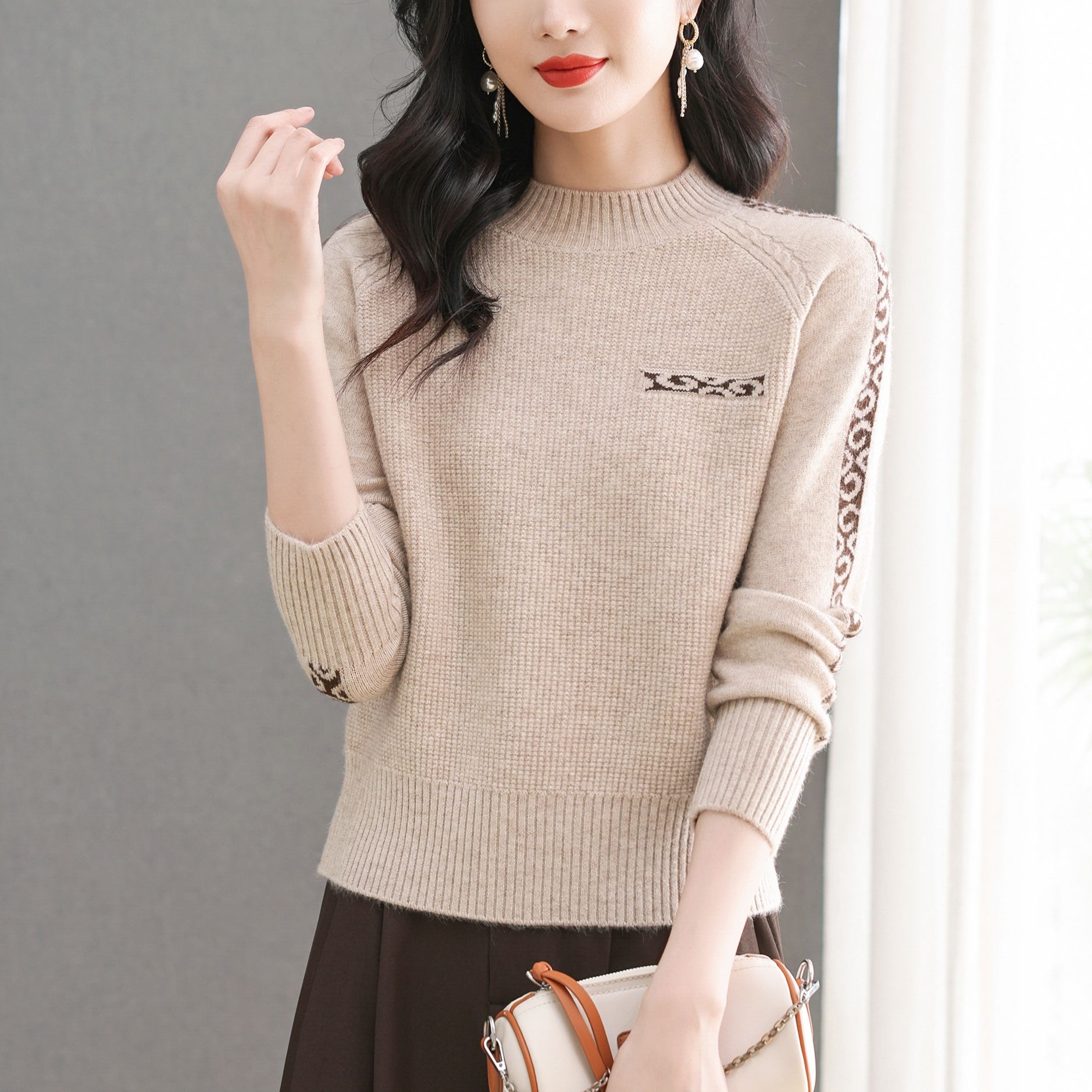 2024年秋冬新款纯色女士半高领时尚洋气宽松显瘦款套头百搭毛衣