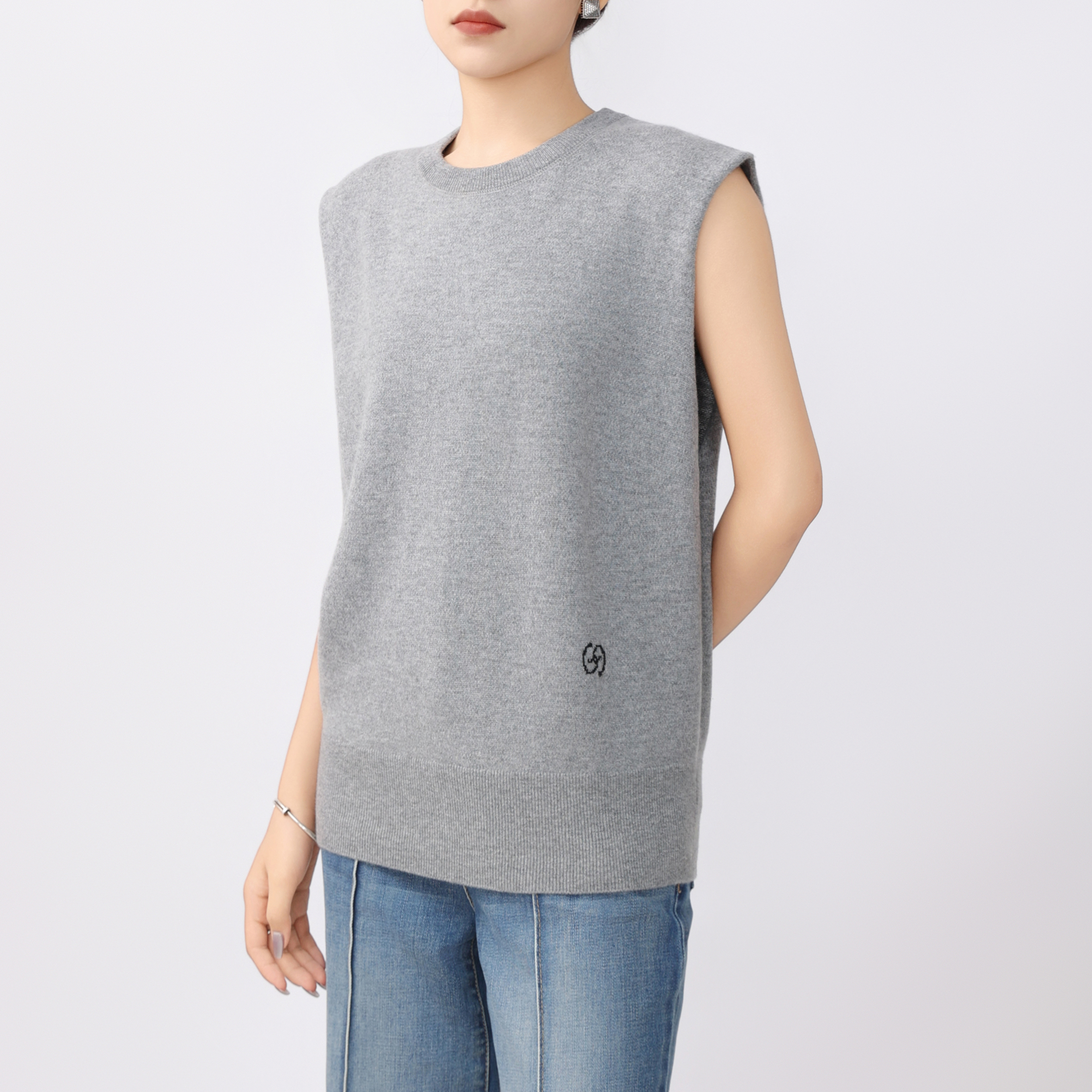 GIRDEAR/哥弟高能感新款时尚简约学院风百搭无袖针织马甲1399772