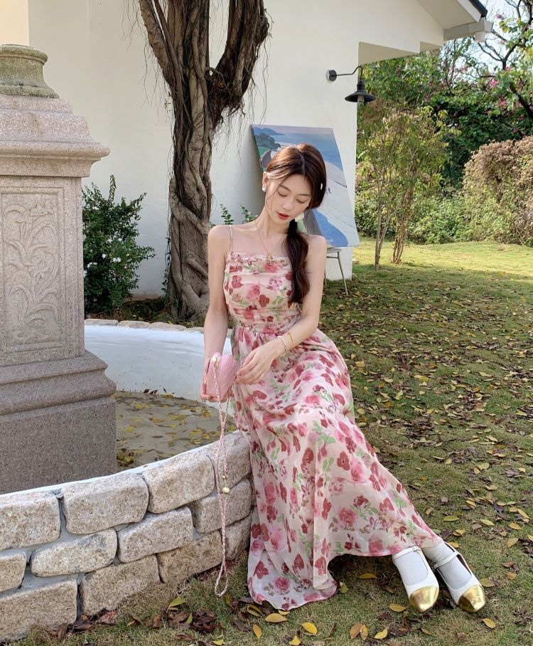 温柔风碎花吊带连衣裙女2025春夏法式初恋百搭开衫收腰长款雪纺裙