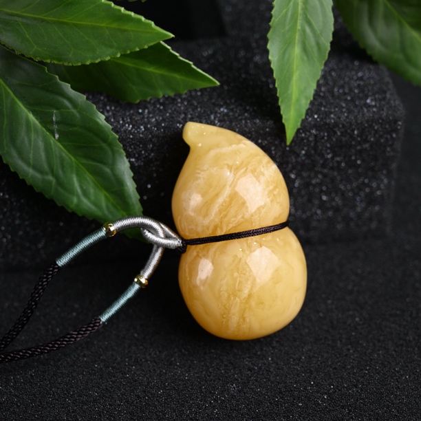 天然蜜蜡俄料黄白花虎皮纹葫芦福禄挂件（XS0904）