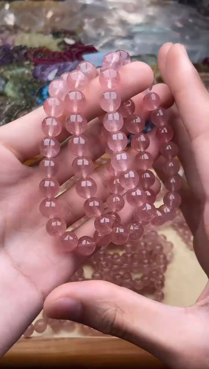 【闪购商品】石英质玉手饰未镶嵌13.89白水体草莓晶手串发其一