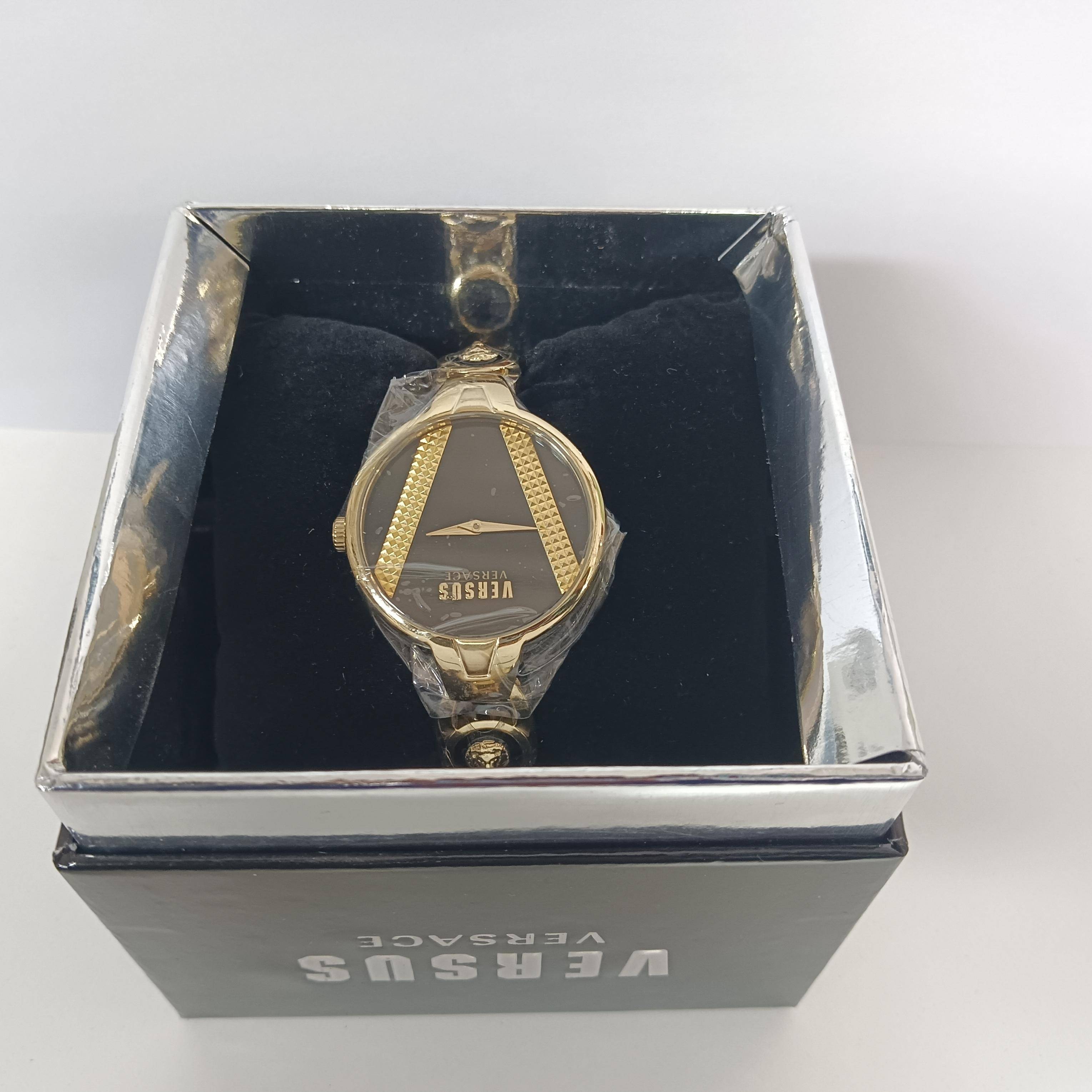 胖虎薛薛腕表/范思哲/表径35/99新/公价3980/精钢+镀金/石英腕表
