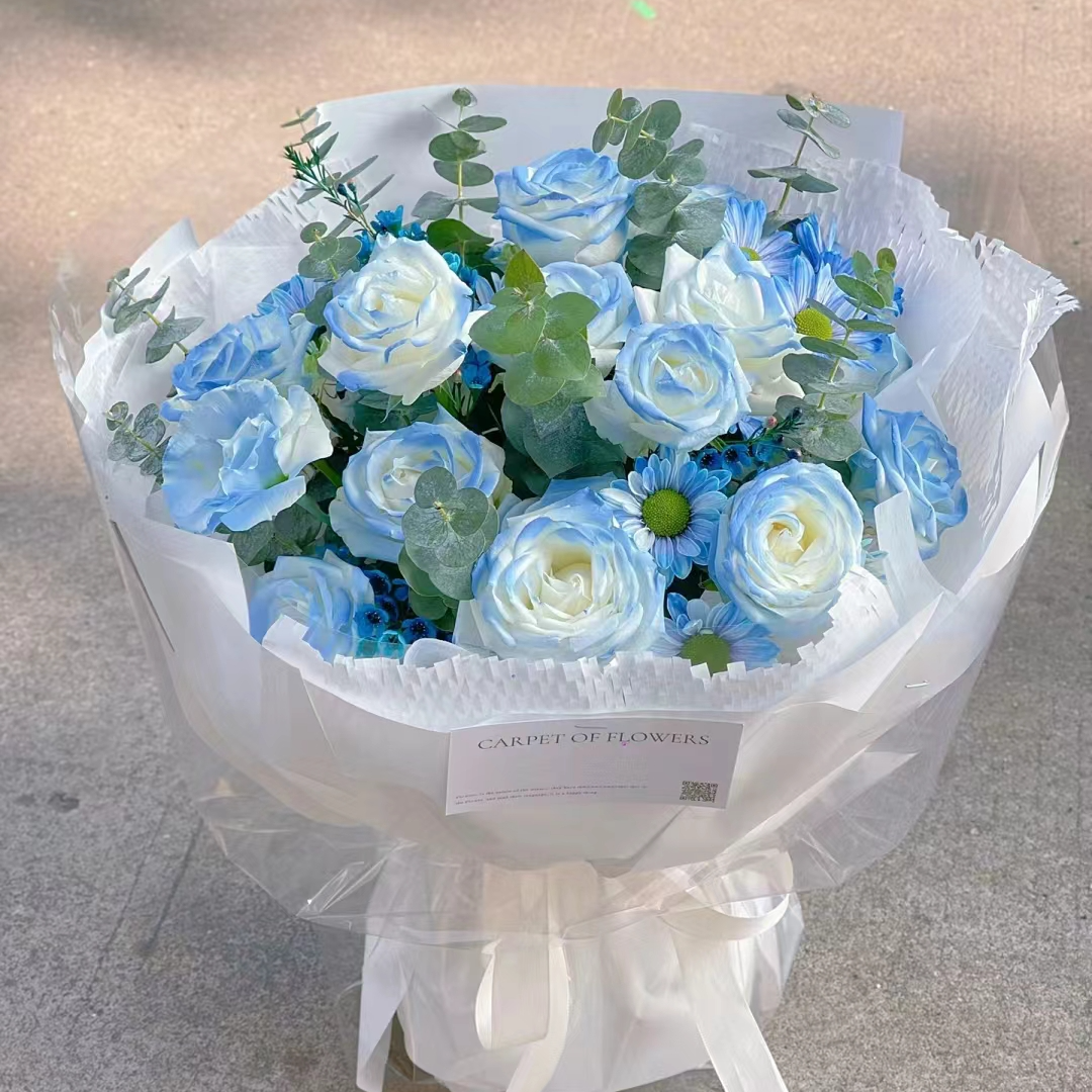 碎冰蓝玫瑰：同一地址任意两单送配草，三单可备注送园艺剪刀。