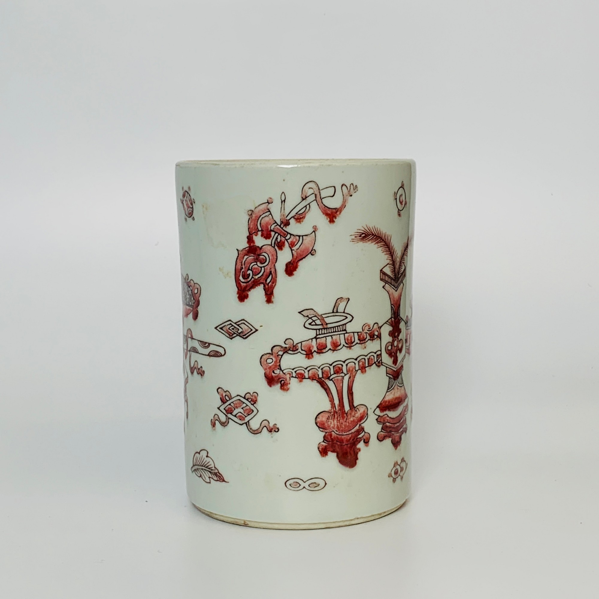 清中期·釉里红博古纹笔筒C124WY1204027