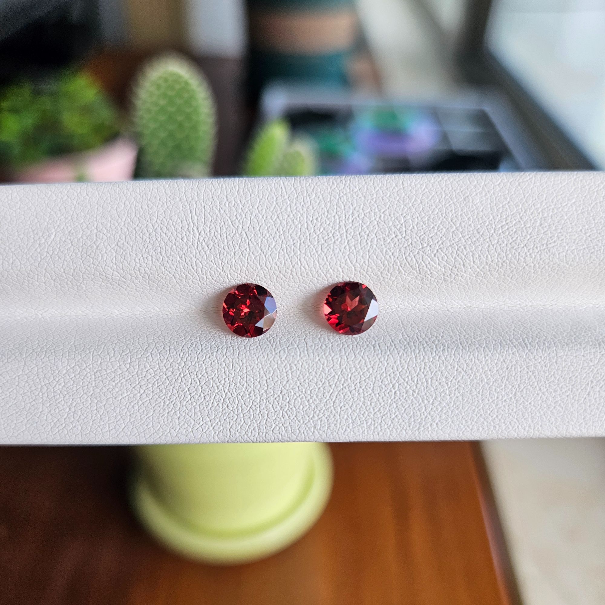 天然石榴石鸽血红圆6mm一对 纯净玻璃体 耳钉 戒指 吊坠 镶嵌裸石