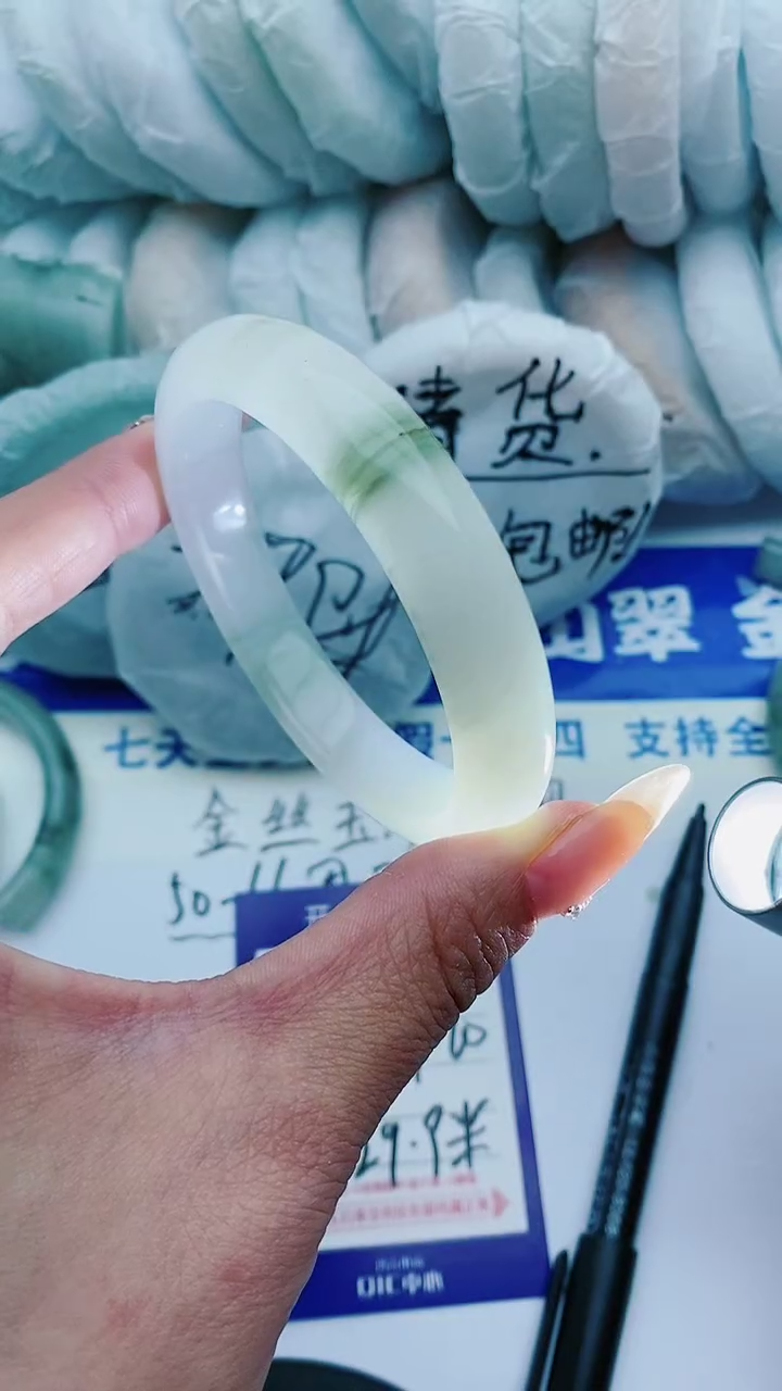 【闪购商品】石英质玉手镯未镶嵌H14+58-59