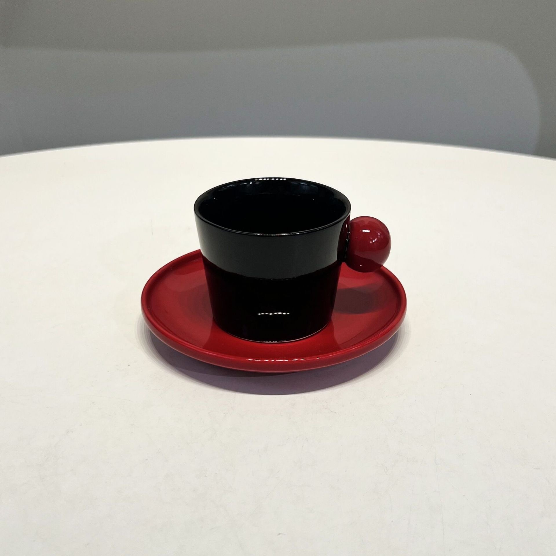 圣诞款ins设计师款红色复古陶瓷杯子杯碟套装情侣礼盒伴手礼水杯