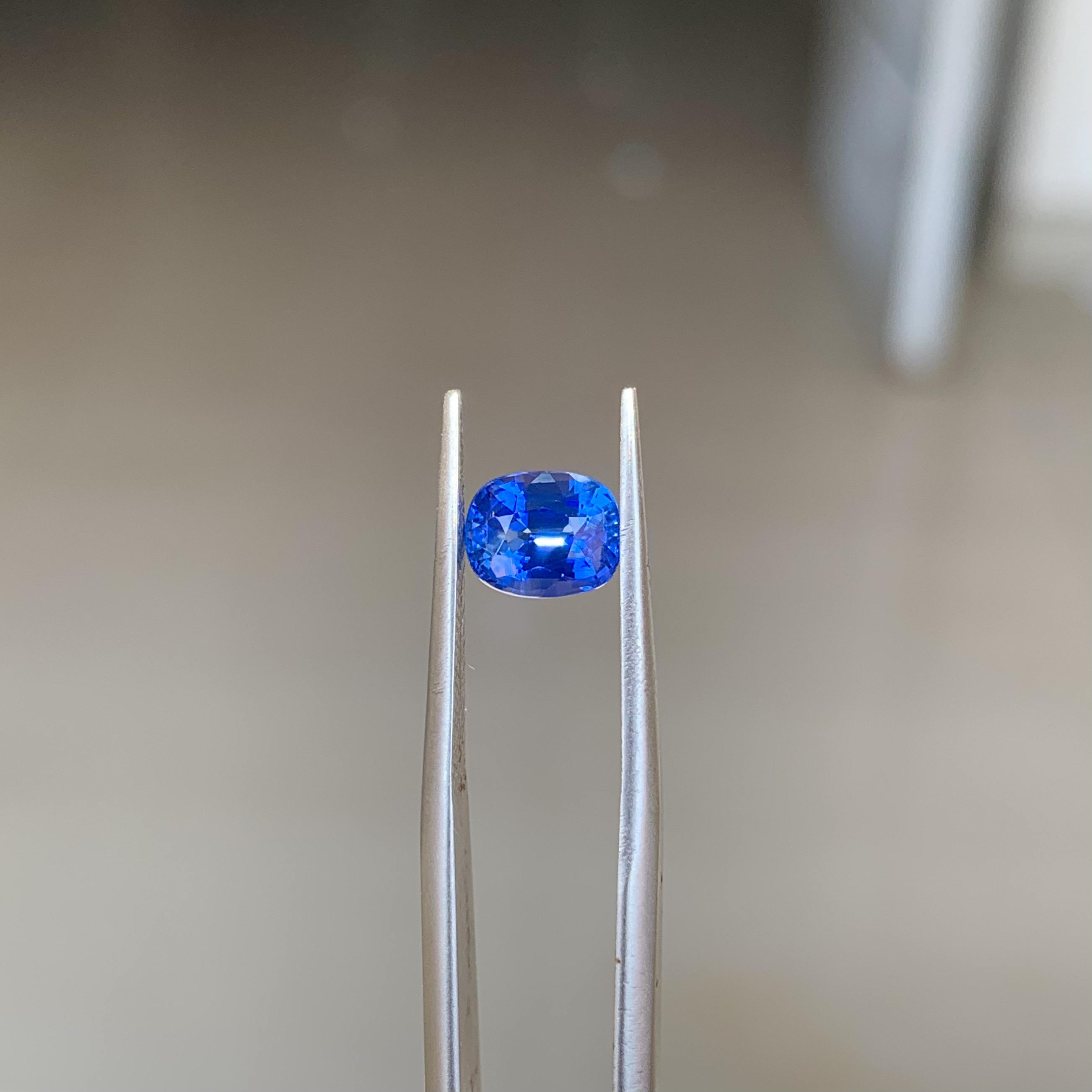 天然矢车菊蓝宝石裸石vb切工带吉尔德国际证书