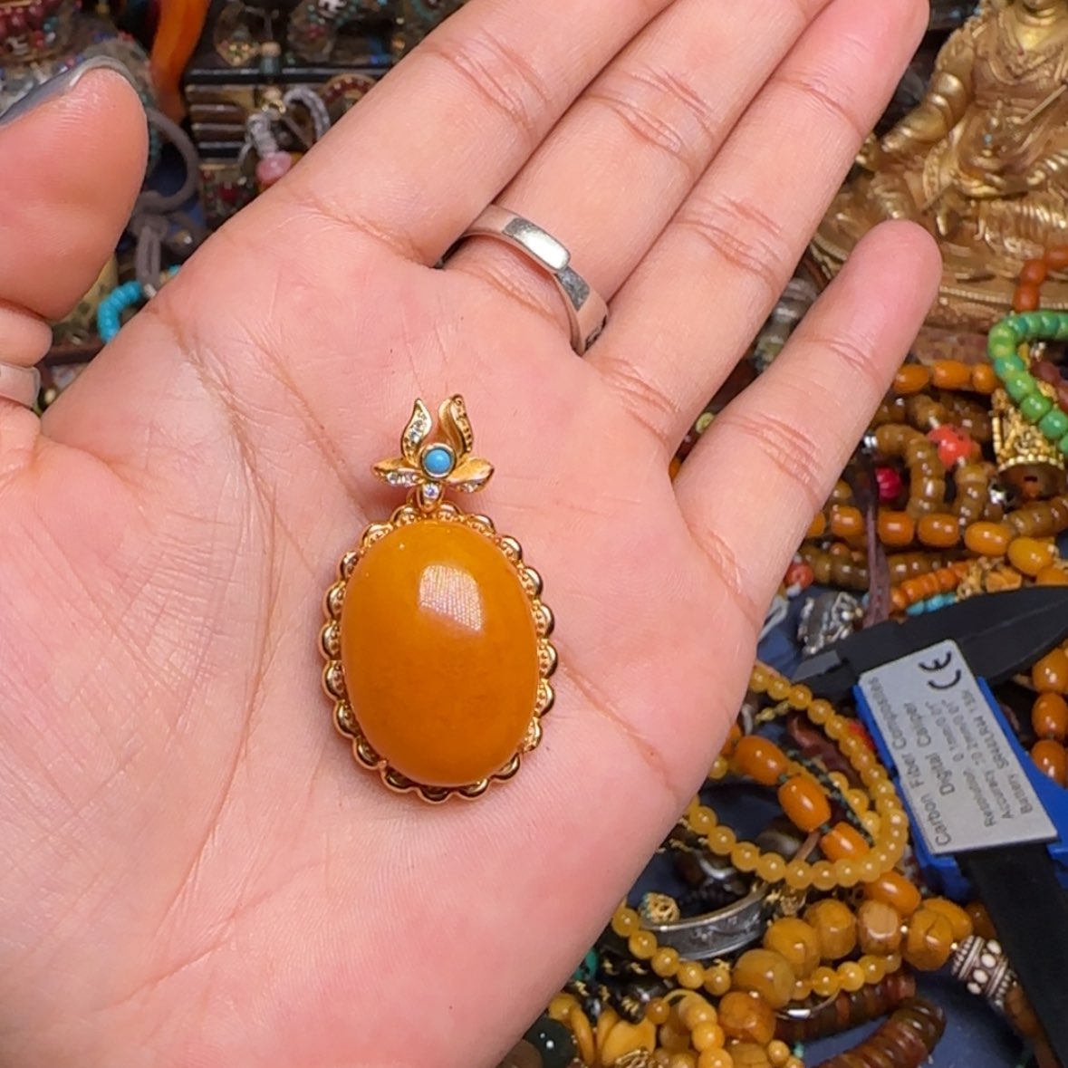 【闪购商品】蜜蜡颈饰银S925镀金镶嵌玲*