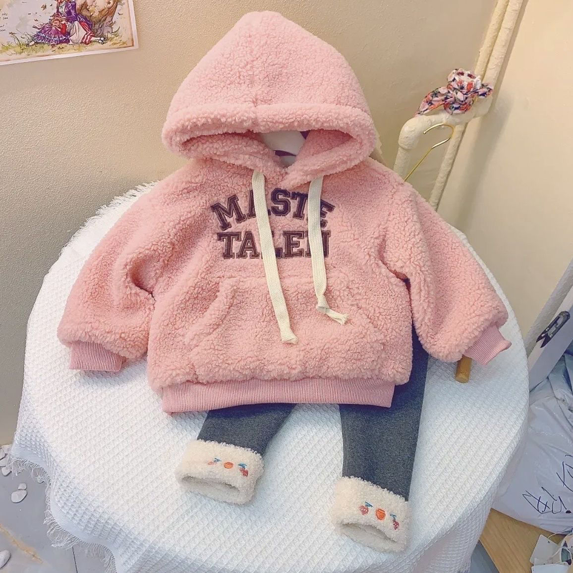 女童冬季加绒加厚套装2023新款中小童卫衣宝宝冬季打底裤保暖加厚