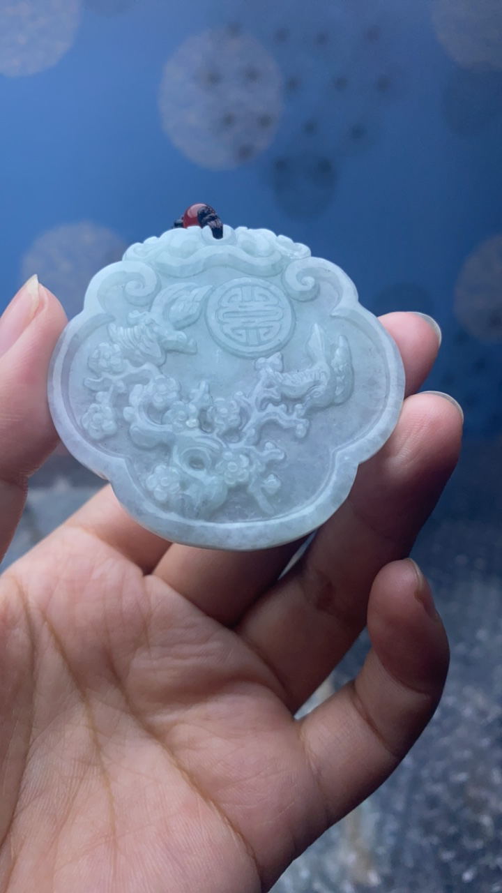 天然翡翠喜上眉梢吊坠