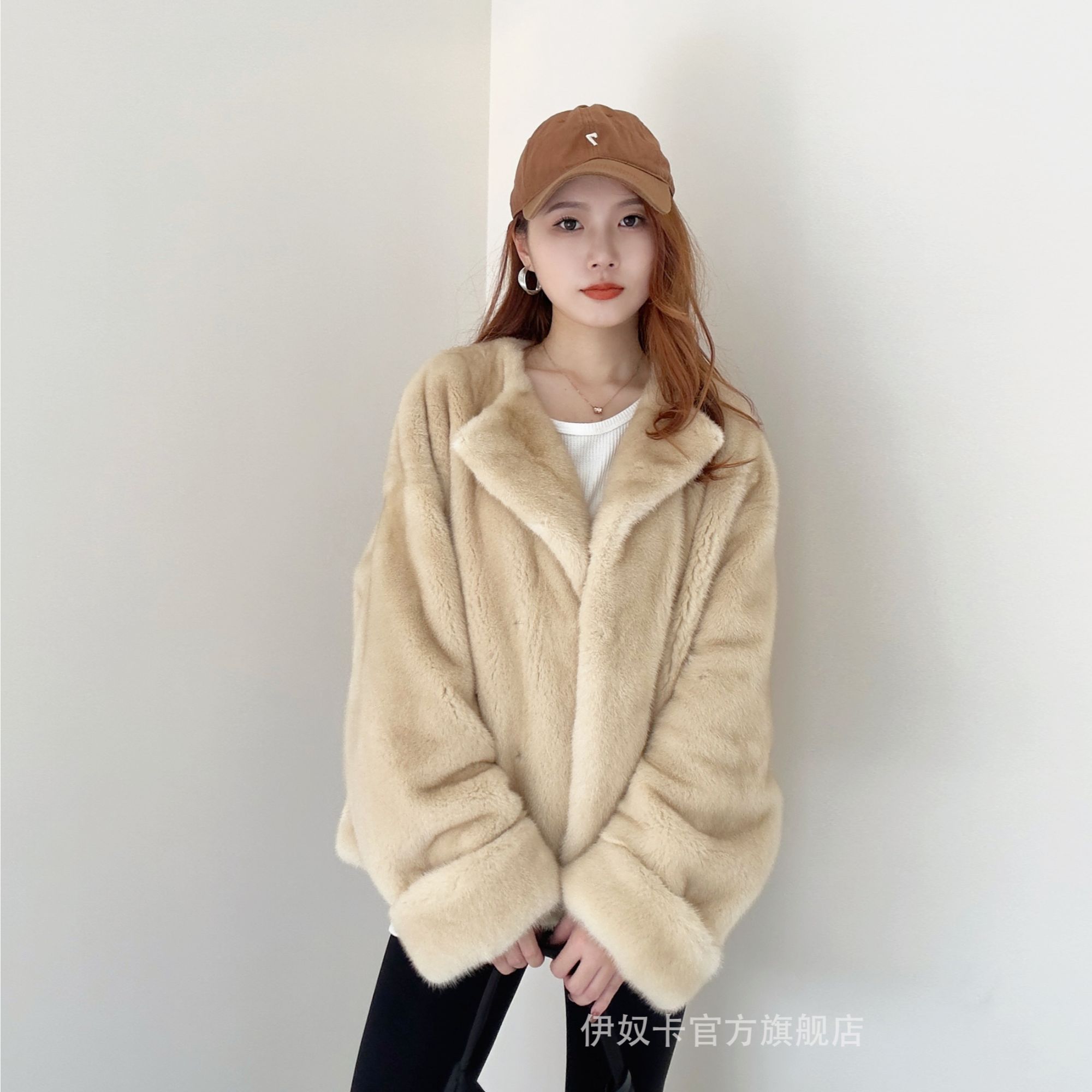 伊奴卡2025『罗马假日』进口紫金段二天鹅绒圆领水貂整貂皮草外套