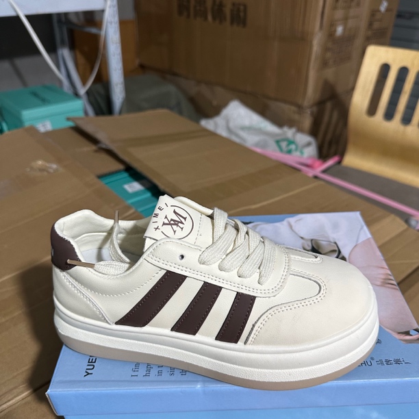百搭时尚女鞋399咖色
