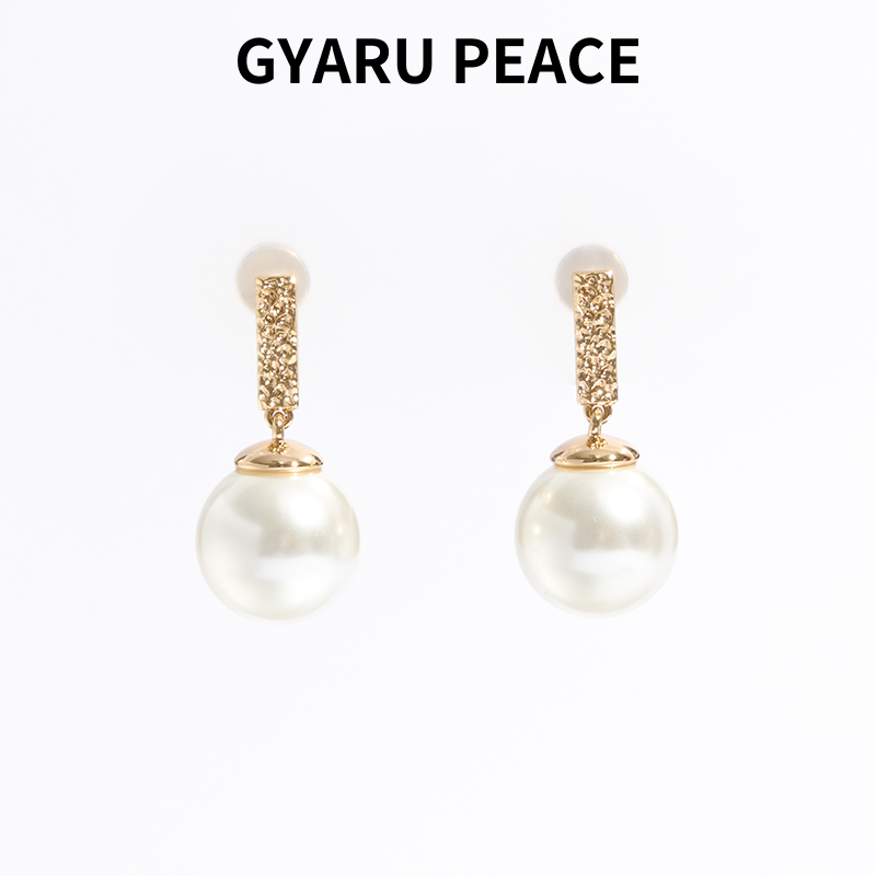 GYARU PEACE 铜合金仿珍珠耳饰 LAVA手工锤纹珠饰耳饰白色轻奢