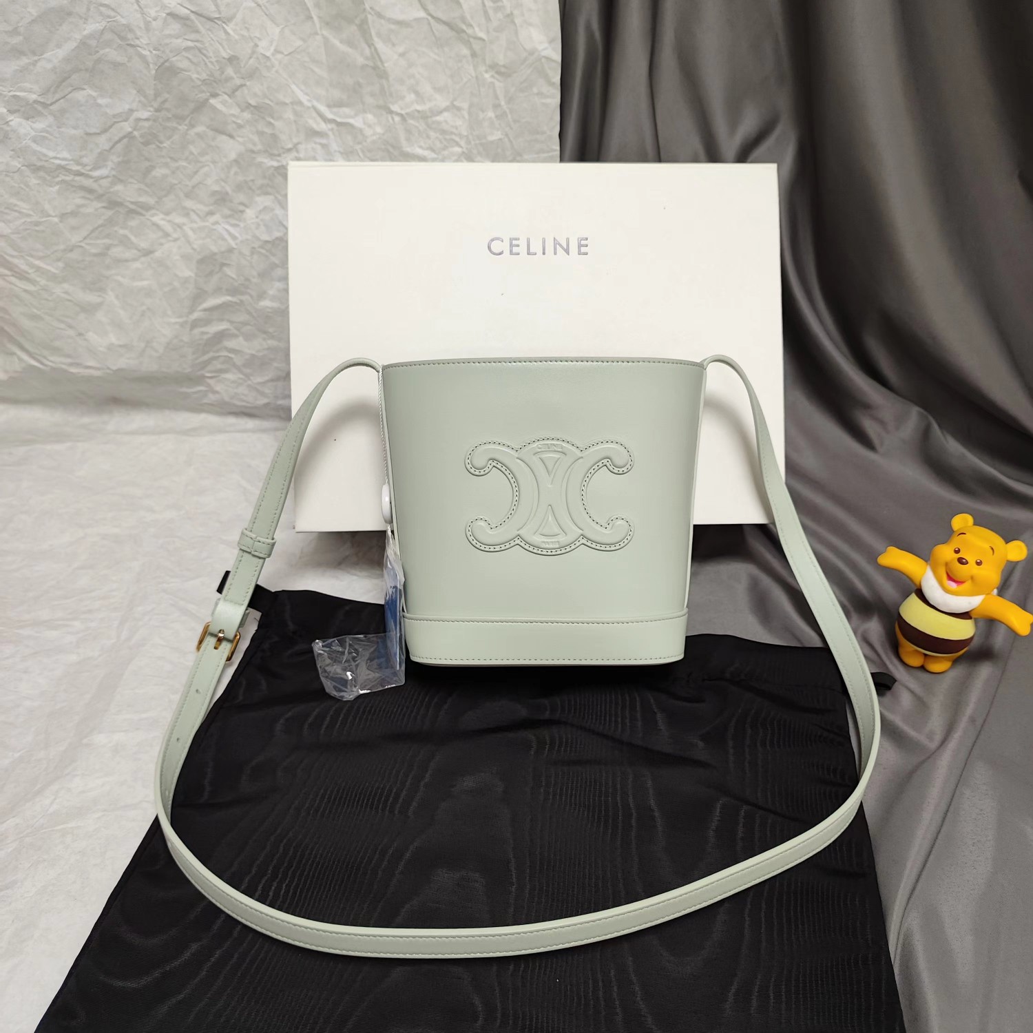 95新 Celine/思琳 【阿玮专属】W019 薄荷绿mini水桶单间包881847