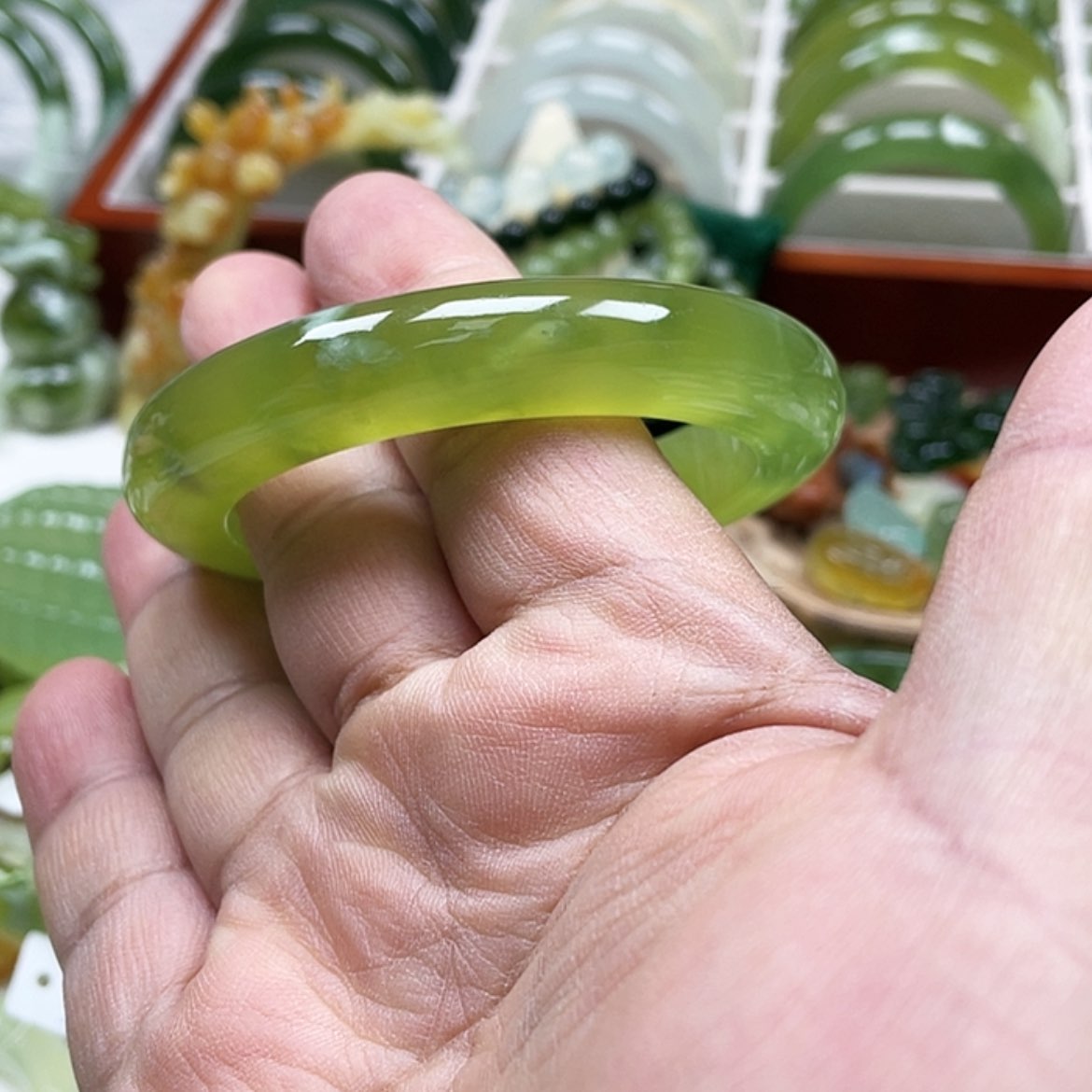 【闪购商品】蛇纹石玉手镯未镶嵌雨*夜