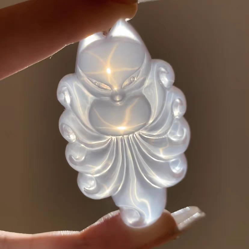 天然的水晶九尾狐吊坠天总同款网红款六芒星粉水晶雕刻冰透精雕