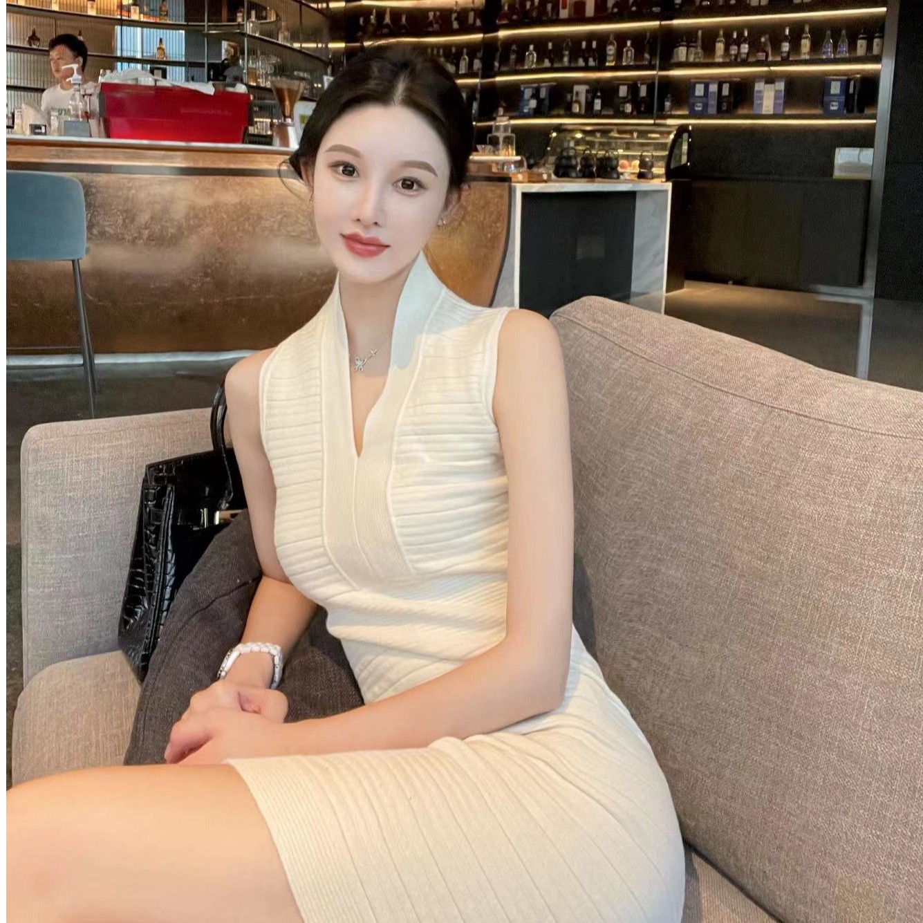 DIDI定制超气质名媛温柔修身V领包臀针织连衣裙