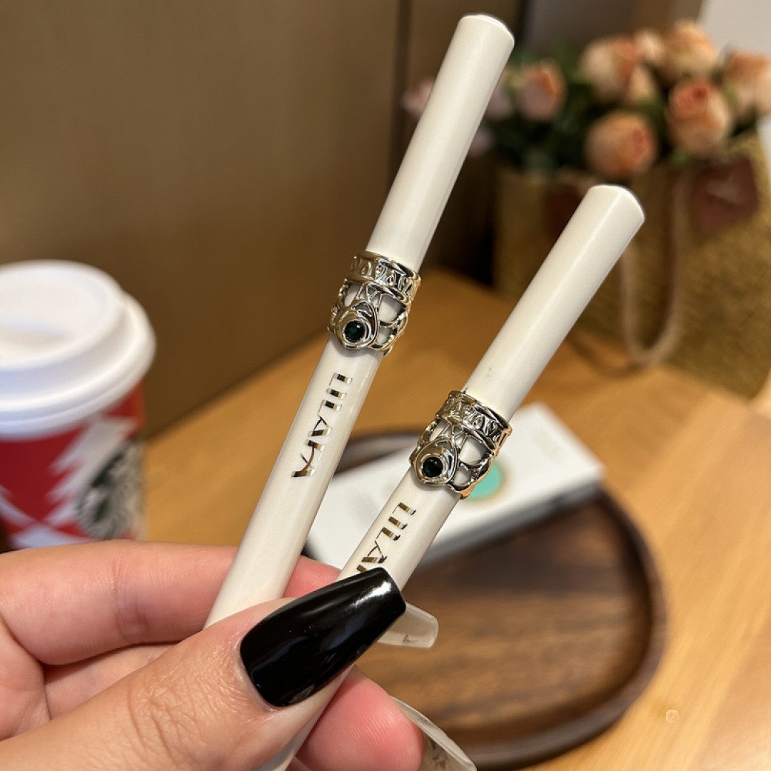 防水防汗眼线液笔防汗不掉色亲肤新手显色学生新手适用女神