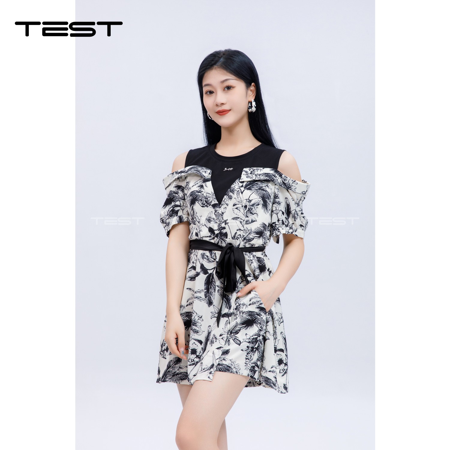 夏季新款上市连衣裙