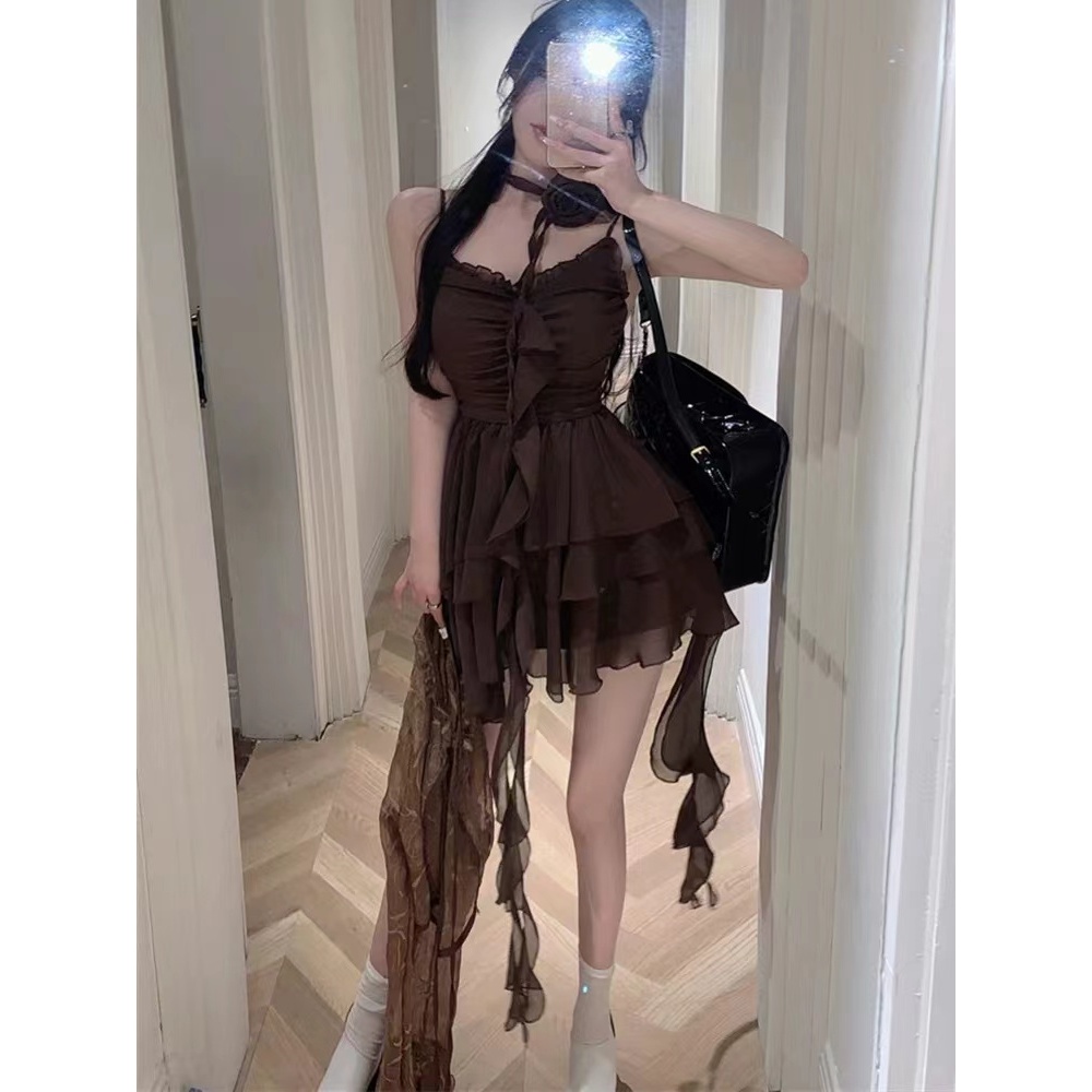 （大财主）茶歇法式不规则吊带连衣裙女氛围性感海边度假风1365