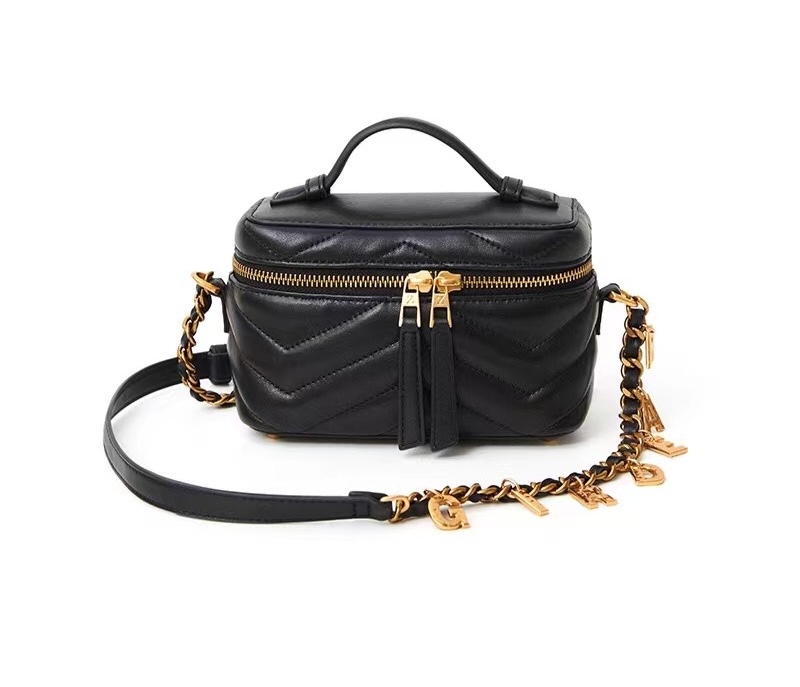 DEEP BREATH深呼吸单肩斜挎手提小香字母链条小盒子包