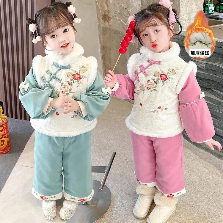 新品巴拉巴拉女童拜年服冬季加绒加厚2024新款小女孩冬款保暖唐装