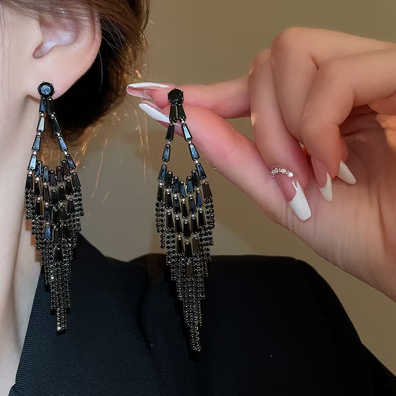 铜合金锆石耳饰 【优雅夜色】经典轻奢时髦长款锆石菱形流苏