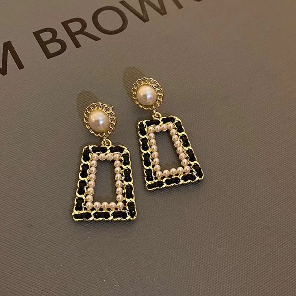 铜合金皮质耳饰 名媛小香风复古皮革几何气质轻奢耳环