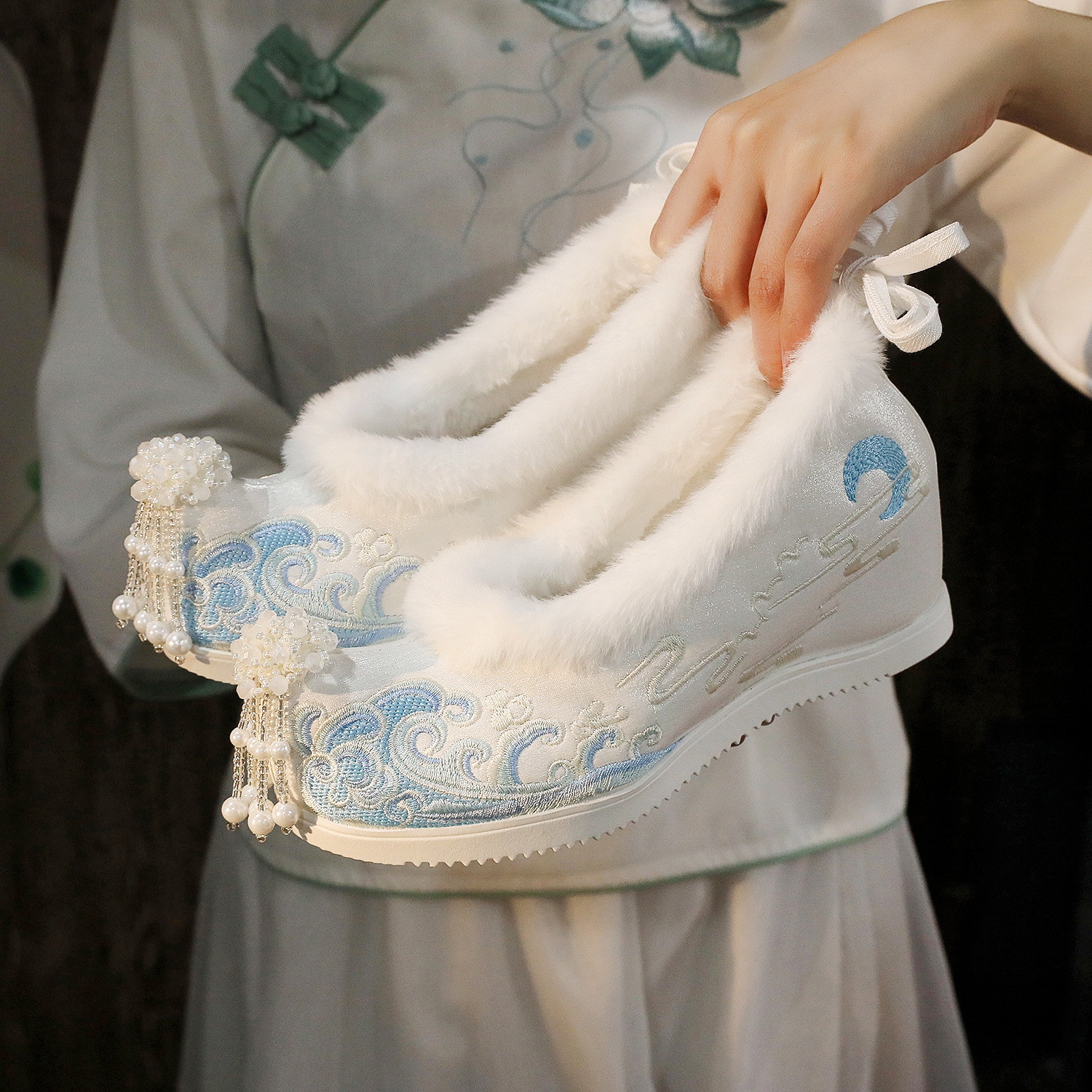 云芙鹿【碧海加绒】新款女学生古风绣花鞋女百搭古装汉服鞋爆款布鞋