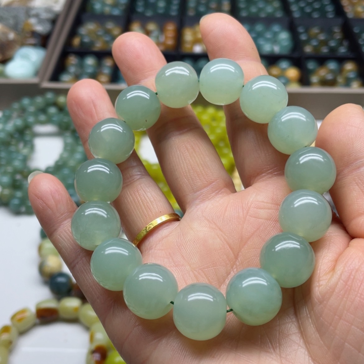 【闪购商品】蛇纹石玉手串未镶嵌