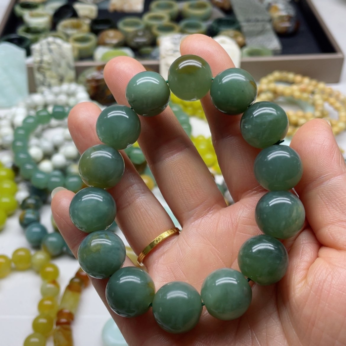 【闪购商品】蛇纹石玉手串未镶嵌