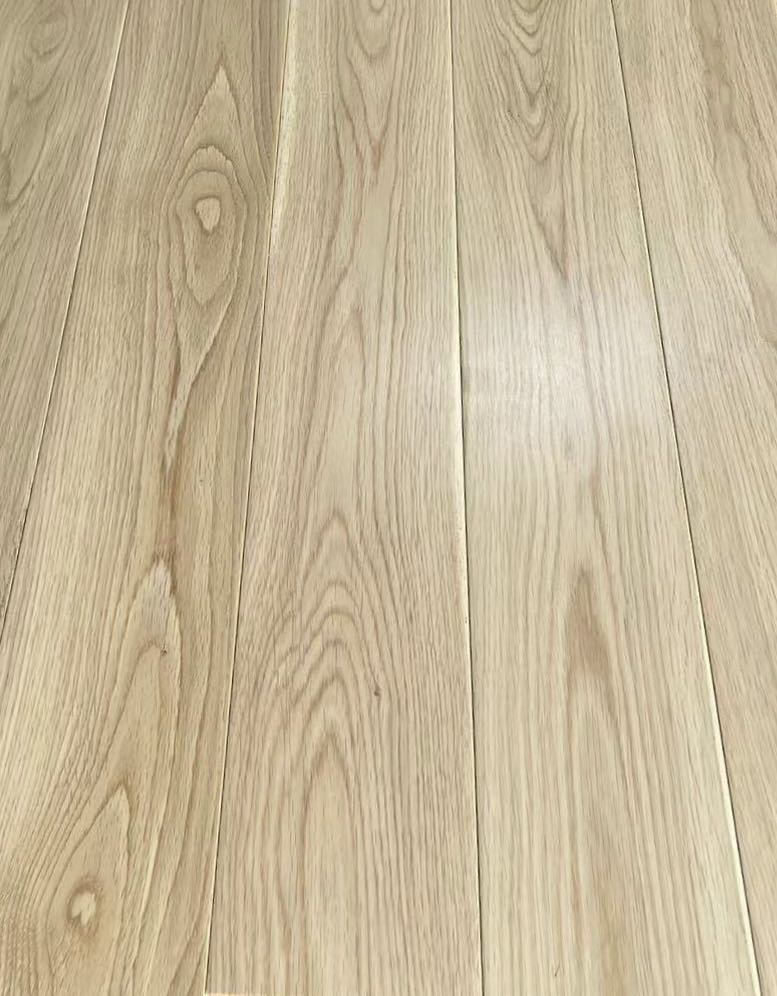 橡木木地板木纹本色宽板清水漆平扣款地板批发菲林格尔地板原木风