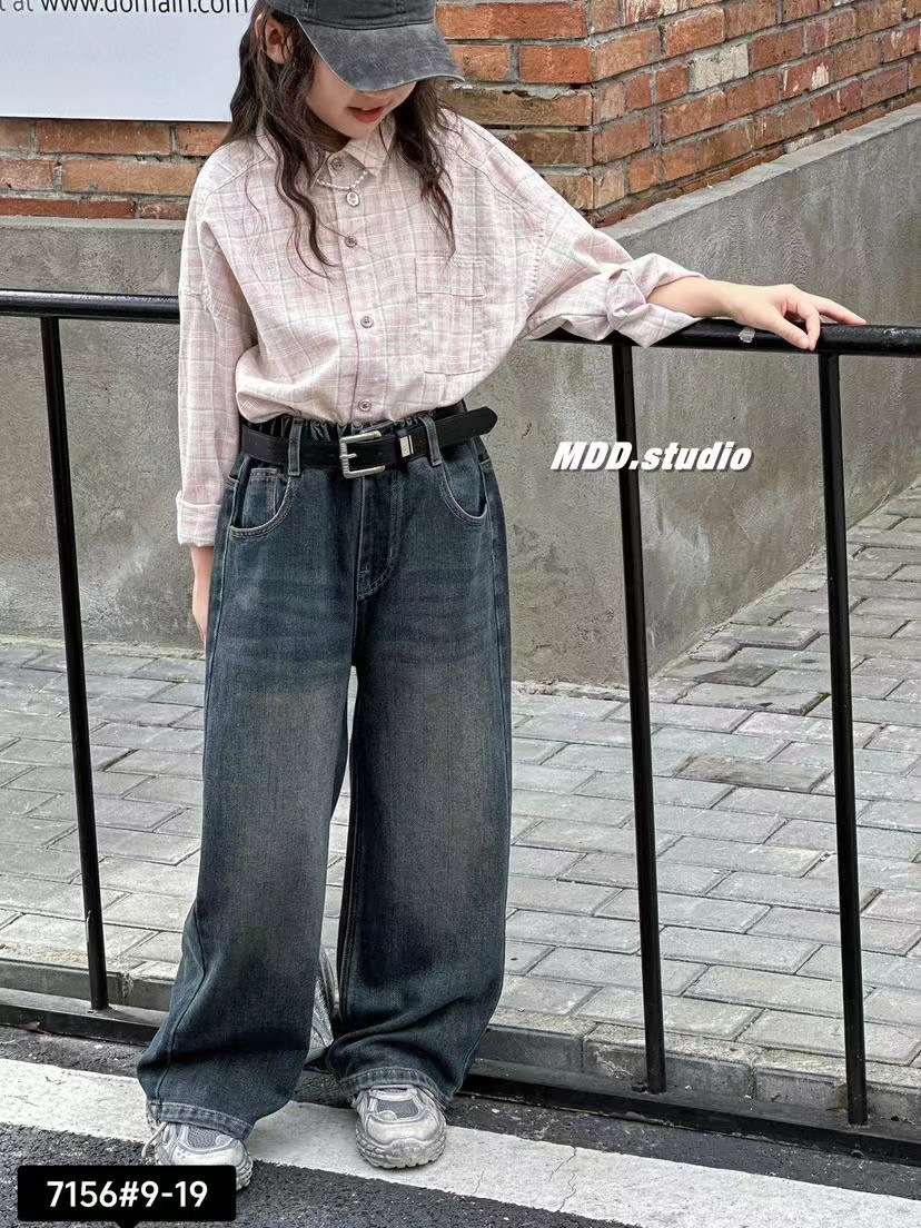 秋季新款休闲宽松直筒牛仔裤