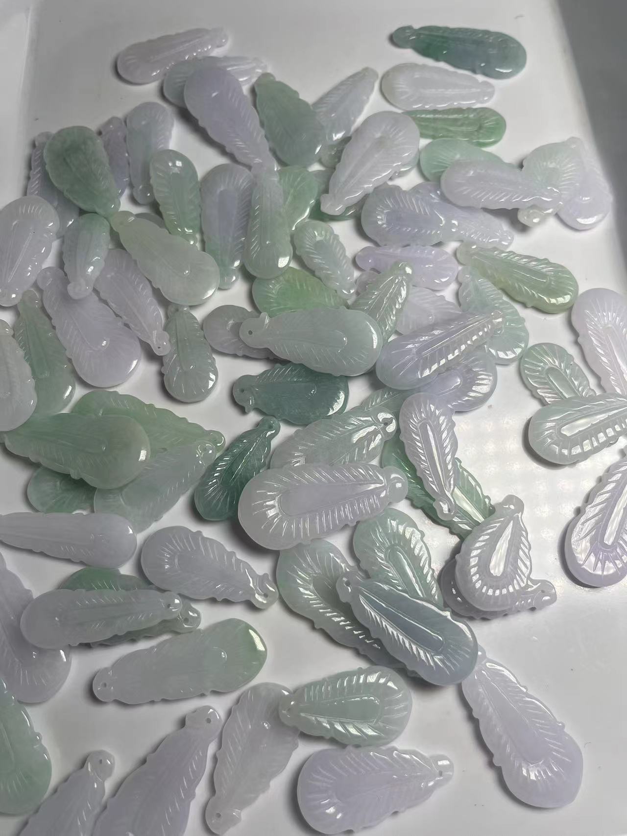 天然翡翠A货精美时尚（随机性发一个）